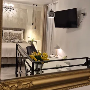 Lily Apartment